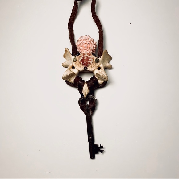 Crystal Bone & Leather Tree Ornament anthro inspo - Picture 2 of 8